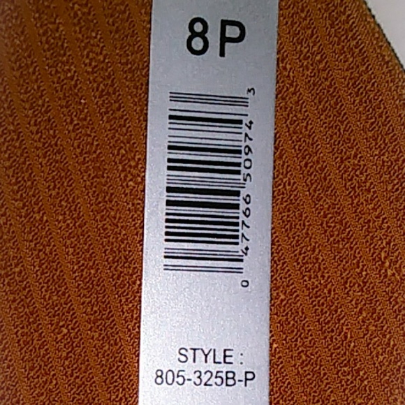 🌟BRAND NEW! Courtnay Dressy Capri's - Picture 5 of 6